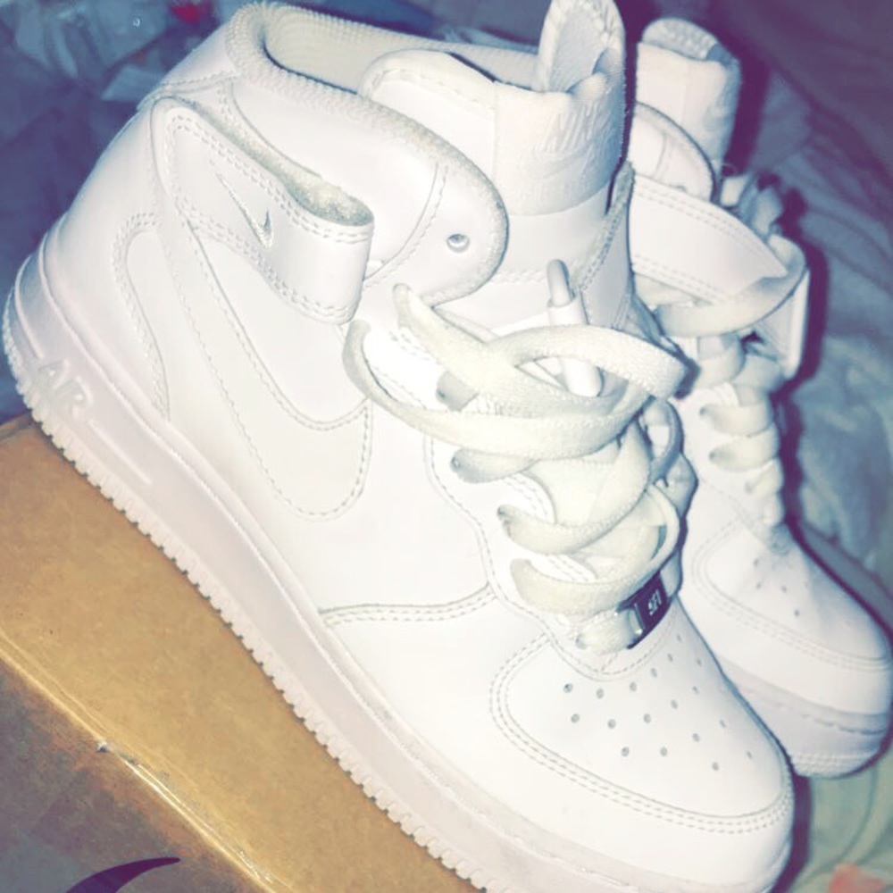 SOLD!!!! Nike Air Force 1 mids!
